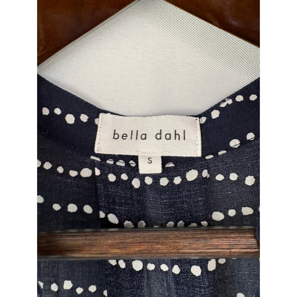 Women’s Bella Dahl Small Navy Sleeveless Blouse w/ White Polka Dots - Picture 5 of 6